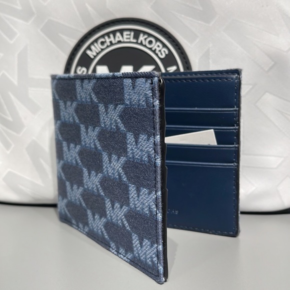 Michael Kors Men’s Women’s Cooper Logo Fabric Billfold Wallet Navy NWT
Unisex - Picture 11 of 16